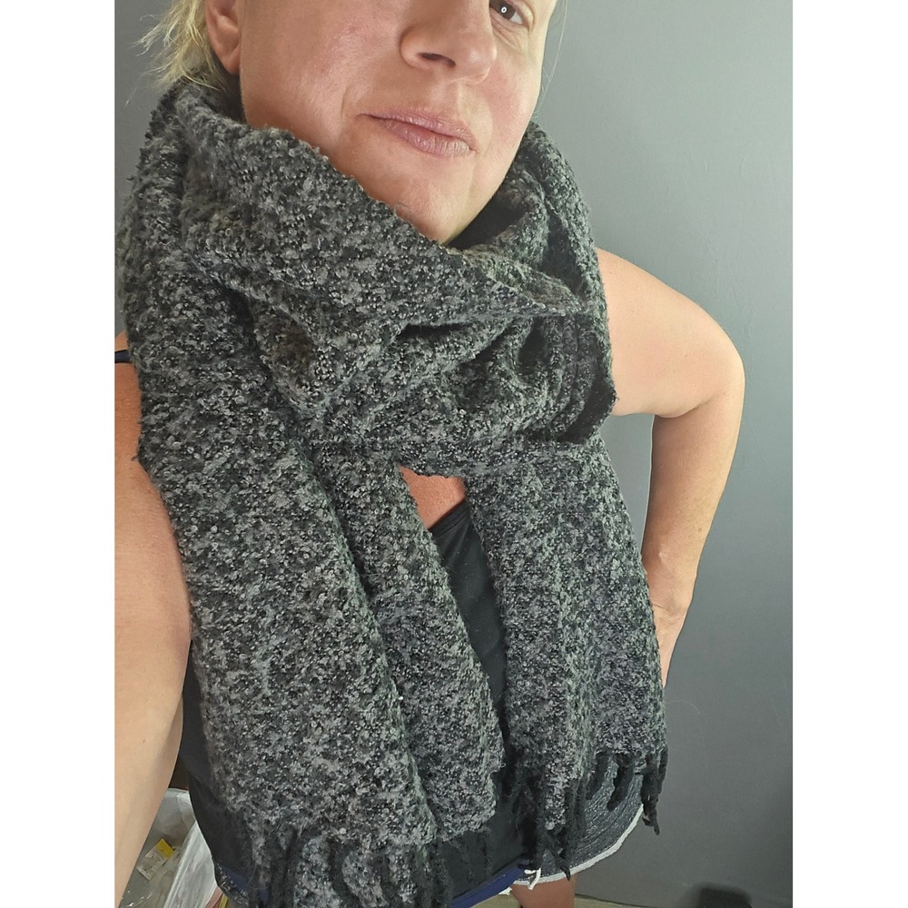 Unbranded Scarf Wrap Gray Boucle Knit Oversized Fringe Salt and Pepper OS